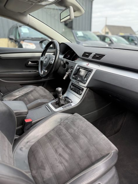 VOLKSWAGEN PASSAT CC 2.0 TDI 140CH BLUEMOTION FAP CARAT EDITION