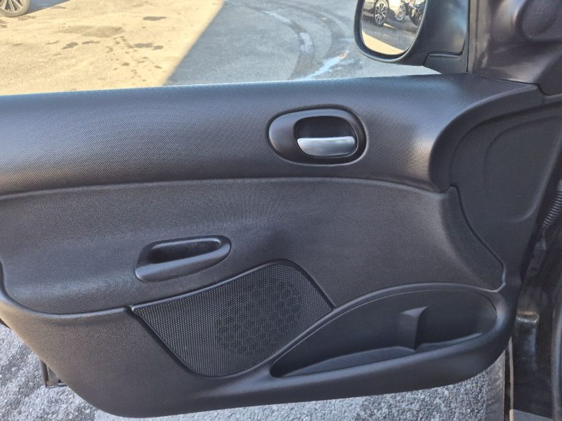 PEUGEOT 206+ 1.4 HDI - 8V TURBO 2013