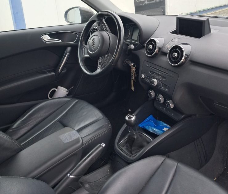 AUDI A1 1.6 TDI 105 ATTRACTION 2010