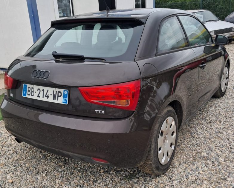 AUDI A1 1.6 TDI 105 ATTRACTION 2010