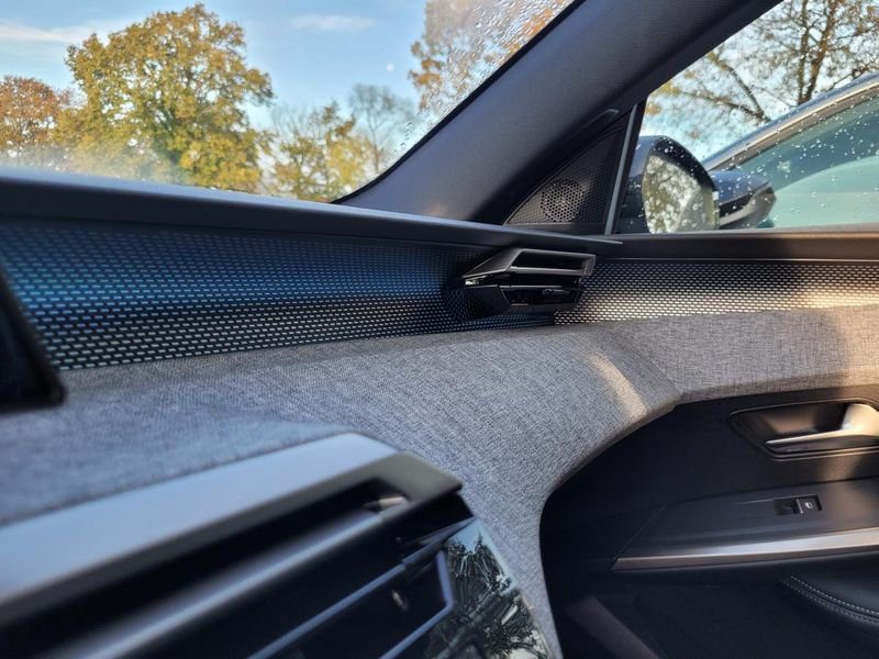 Peugeot 3008 (Nouveau) Hybrid 145 GT e-DCS6 NavPano PackDriveAssist Radar Av/Ar Camera