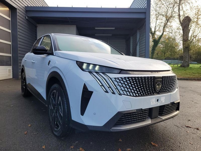 Peugeot 3008 (Nouveau) Hybrid 145 GT e-DCS6 NavPano PackDriveAssist Radar Av/Ar Camera