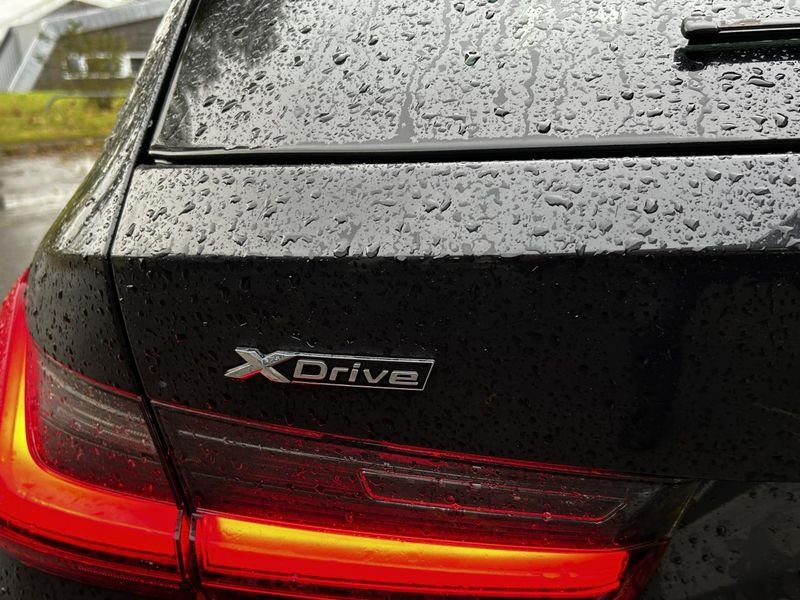 BMW Série 3 320d Touring M Sport BVA GPS ToitOuv Cuir JA19 Radar Av/Ar