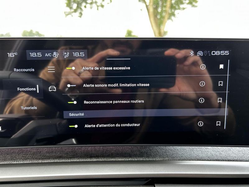 Peugeot 5008 (Nouveau) Hybrid 136 Allure e-DCS6 7pl PackNavigationpano Radar Ar Camera