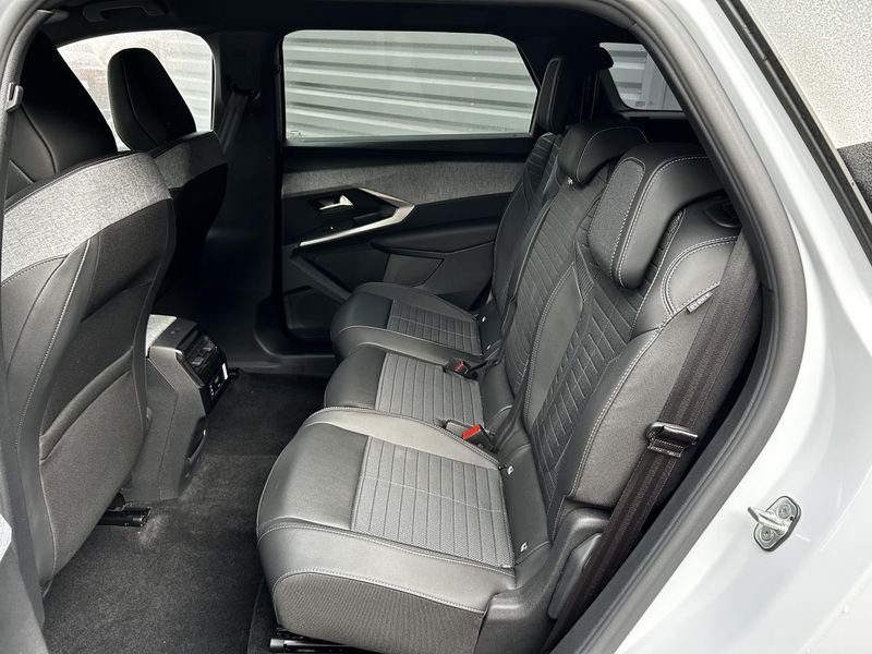 Peugeot 5008 (Nouveau) Hybrid 136 Allure e-DCS6 7pl PackNavigationpano Radar Ar Camera