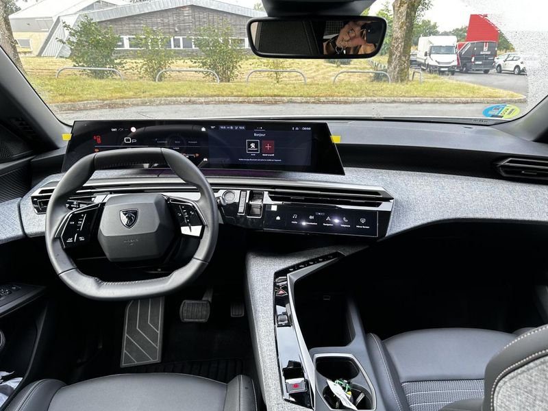 Peugeot 5008 (Nouveau) Hybrid 136 Allure e-DCS6 7pl PackNavigationpano Radar Ar Camera