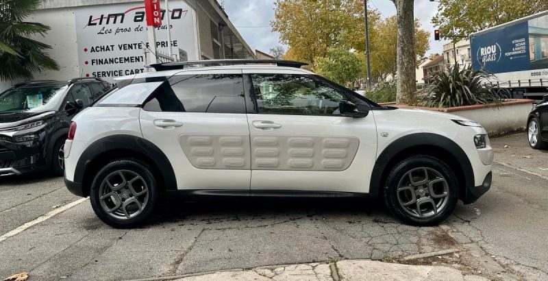 CITROEN C4 CACTUS 1.6 BLUEHDI 100 SHINE **1ÈRE MAIN** 
