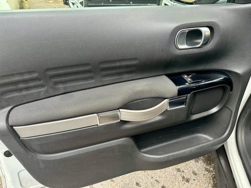 CITROEN C4 CACTUS 1.6 BLUEHDI 100 SHINE **1ÈRE MAIN** 