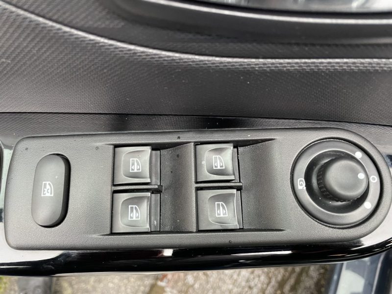 RENAULT CAPTUR 1.2 TCE 120 CV  GARANTIE 3/12 MOIS 2015