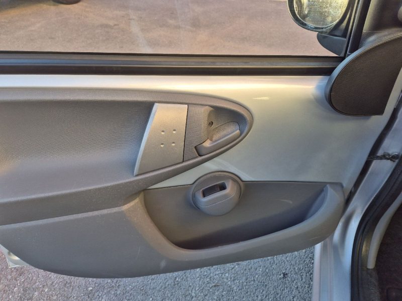 PEUGEOT 107 1.0E 12V URBAN 2010