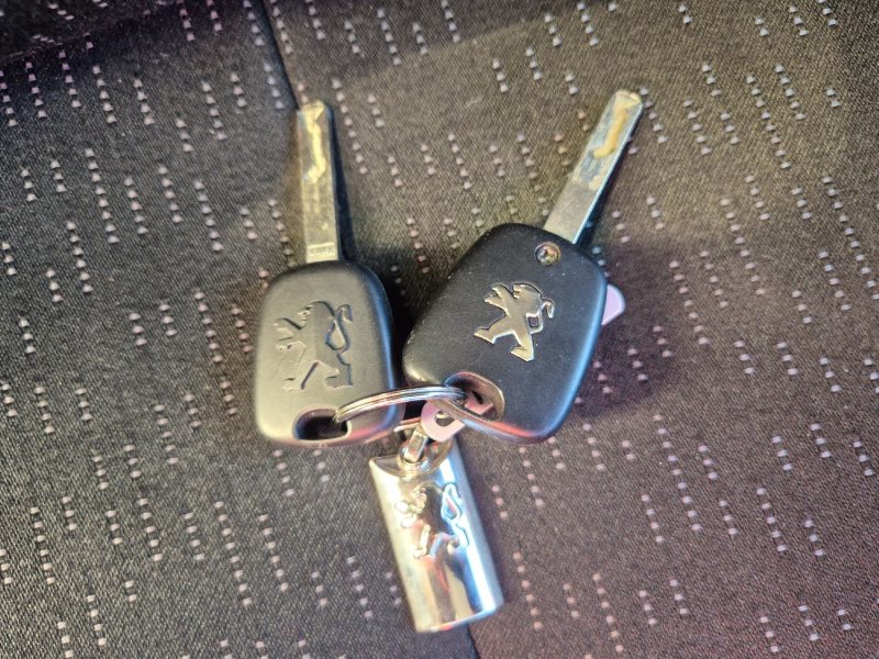 PEUGEOT 107 1.0E 12V URBAN 2010