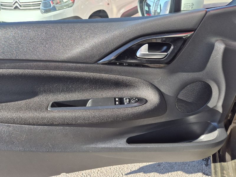 CITROEN DS3 1.6 VTI SO CHIC 6CV 2014