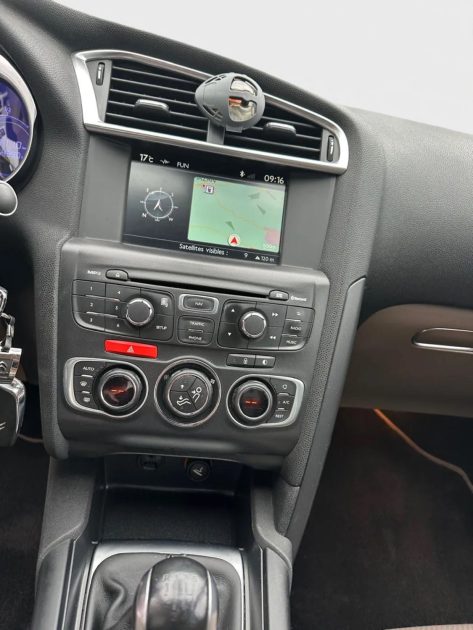 CITROEN DS4 e-HDi 115 Airdream So Chic