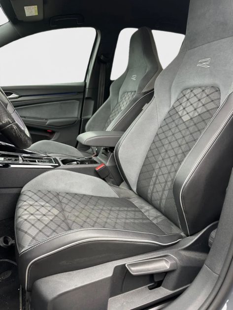 VOLKSWAGEN GOLF  DSG7 R-Line 1.5 eTSI