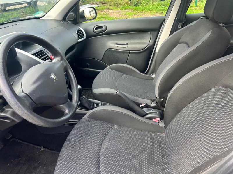 PEUGEOT 206+ 1.4 ESSENCE 75 206+ 2010