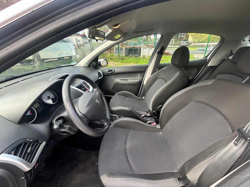 PEUGEOT 206+ 1.4 ESSENCE 75 206+ 2010