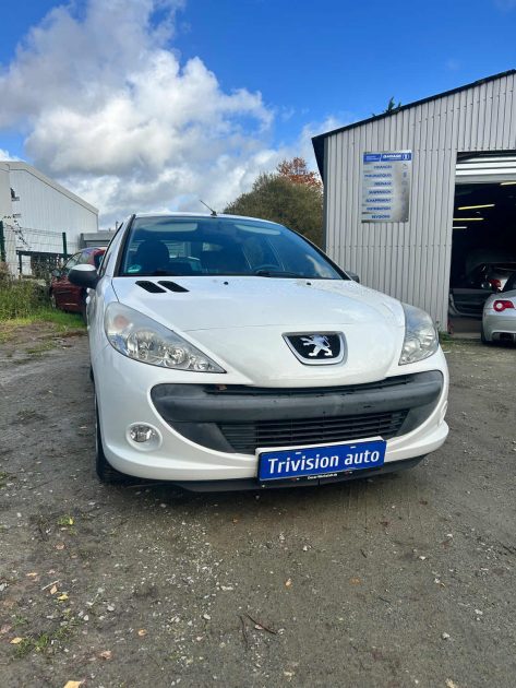 PEUGEOT 206+ 1.4 ESSENCE 75 206+ 2010