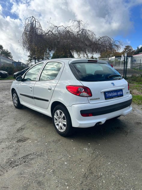 PEUGEOT 206+ 1.4 ESSENCE 75 206+ 2010