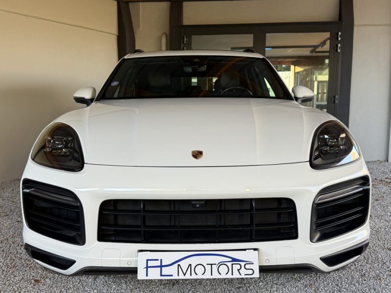 PORSCHE CAYENNE E-HYBRID 462 CV