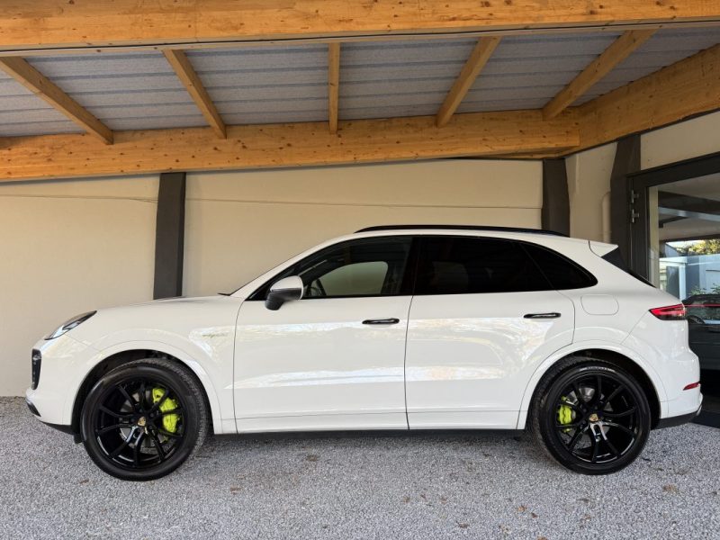 PORSCHE CAYENNE E-HYBRID 462 CV