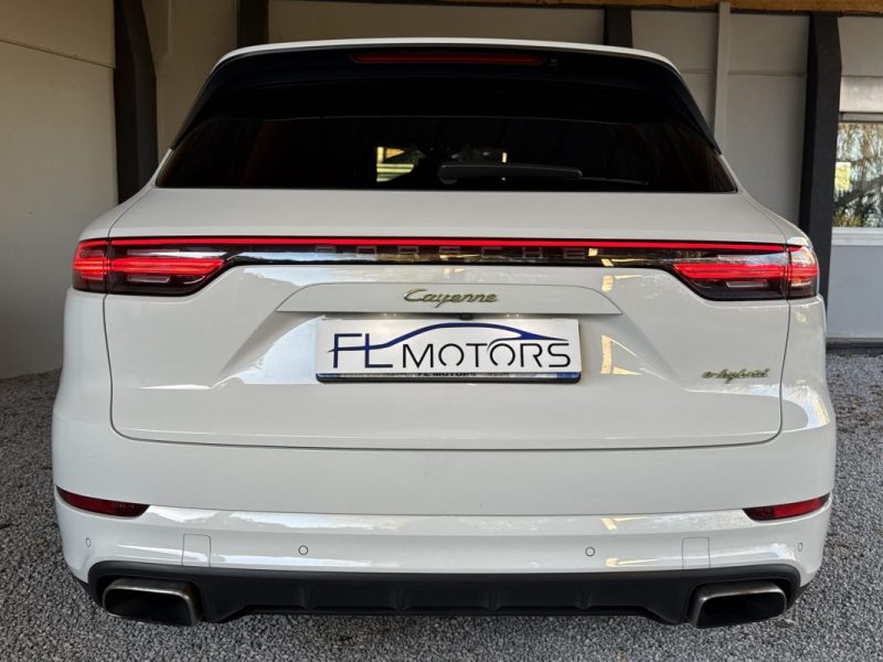 PORSCHE CAYENNE E-HYBRID 462 CV