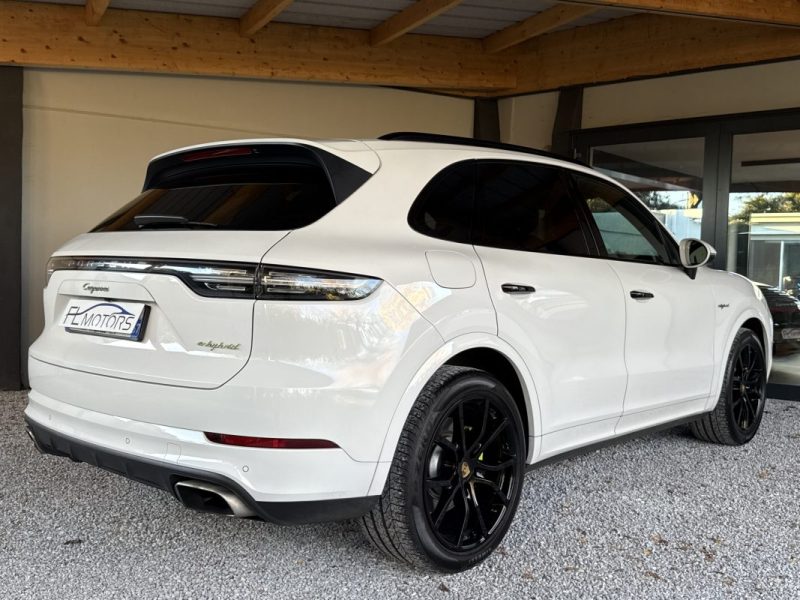 PORSCHE CAYENNE E-HYBRID 462 CV