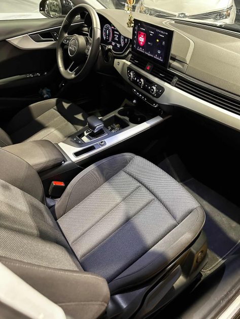 MAGNIFIQUE AUDI A4 35 TFSI S-TRONIC 7 150 CH (GARANTIE AUDI 2028, TOIT OUVRANT, SIEGES CHAUFFANTS)