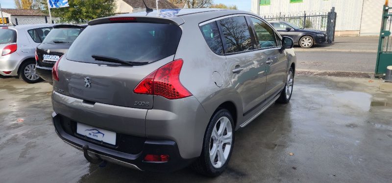 PEUGEOT 3008 MONOSPACE 1.6 HDI  FELINE