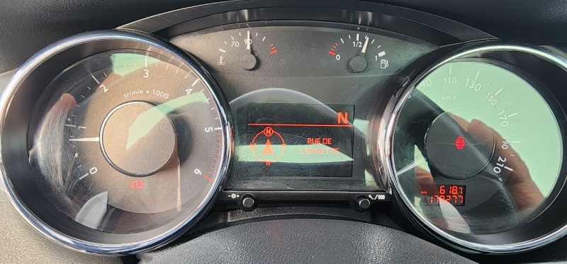 PEUGEOT 3008 MONOSPACE 1.6 HDI  FELINE