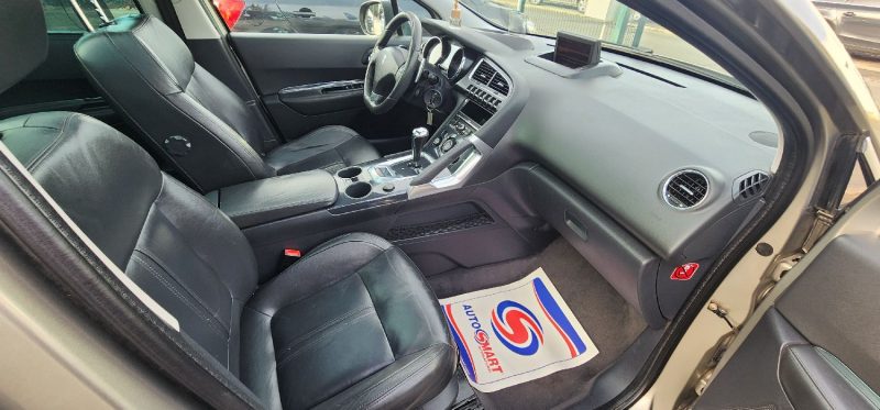 PEUGEOT 3008 MONOSPACE 1.6 HDI  FELINE