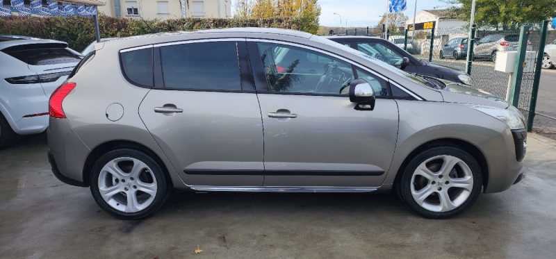 PEUGEOT 3008 MONOSPACE 1.6 HDI  FELINE