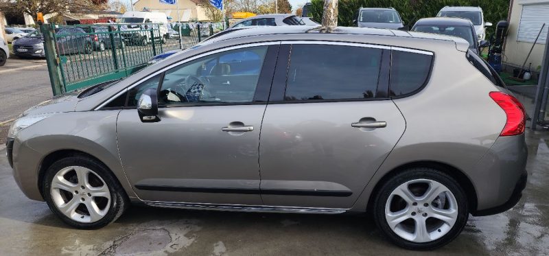 PEUGEOT 3008 MONOSPACE 1.6 HDI  FELINE