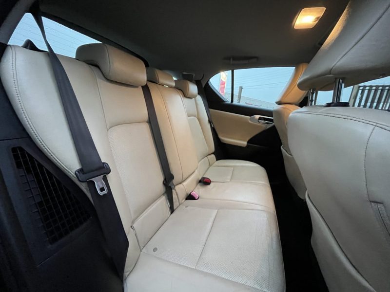 LEXUS CT200H 136CH PASSION TOIT OUVRANT 05/2011