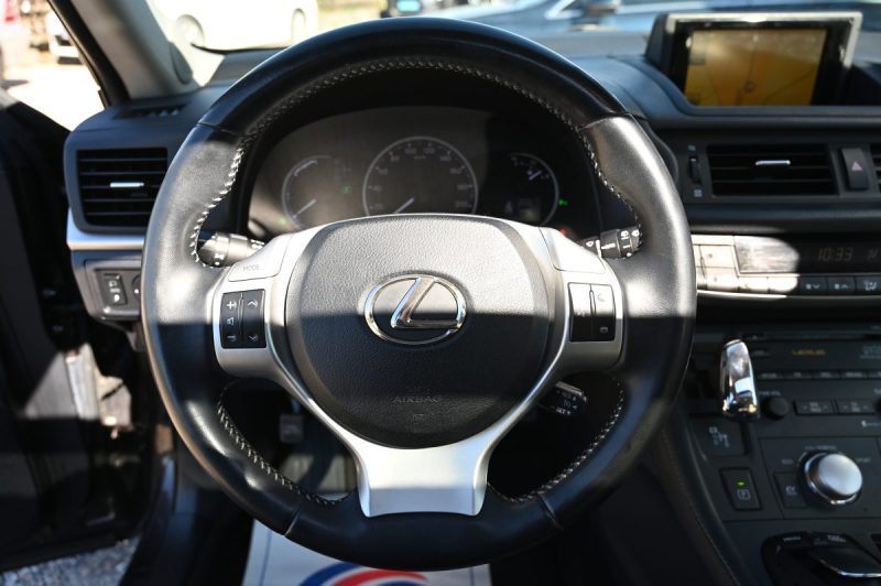 LEXUS CT200H 136CH PASSION TOIT OUVRANT 05/2011