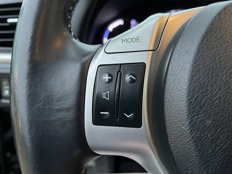 LEXUS CT200H 136CH PASSION TOIT OUVRANT 05/2011