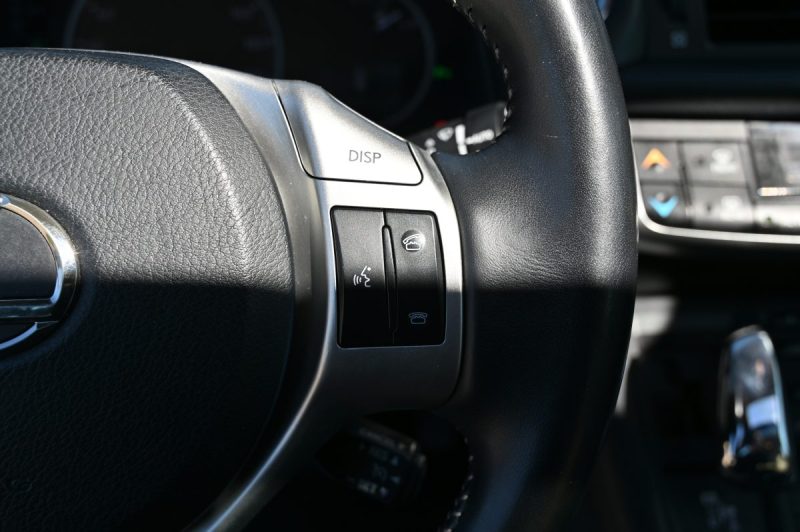 LEXUS CT200H 136CH PASSION TOIT OUVRANT 05/2011