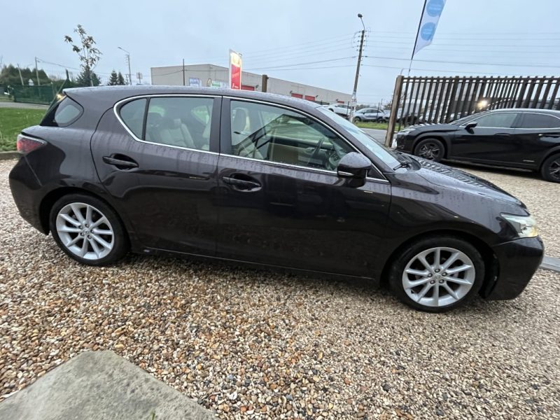 LEXUS CT200H 136CH PASSION TOIT OUVRANT 05/2011