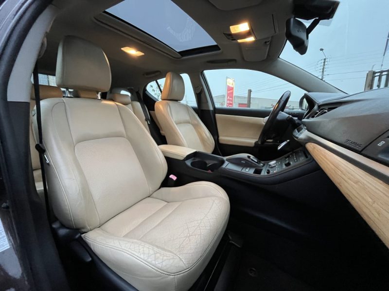 LEXUS CT200H 136CH PASSION TOIT OUVRANT 05/2011