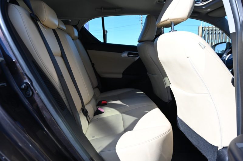 LEXUS CT200H 136CH PASSION TOIT OUVRANT 05/2011