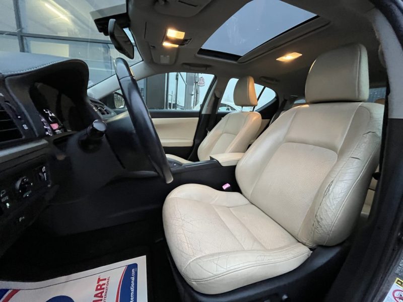 LEXUS CT200H 136CH PASSION TOIT OUVRANT 05/2011