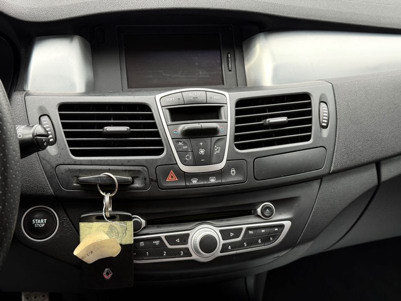 RENAULT LAGUNA III COUPE 2.0 DCI 180CH GT 400NM 4CONTROL