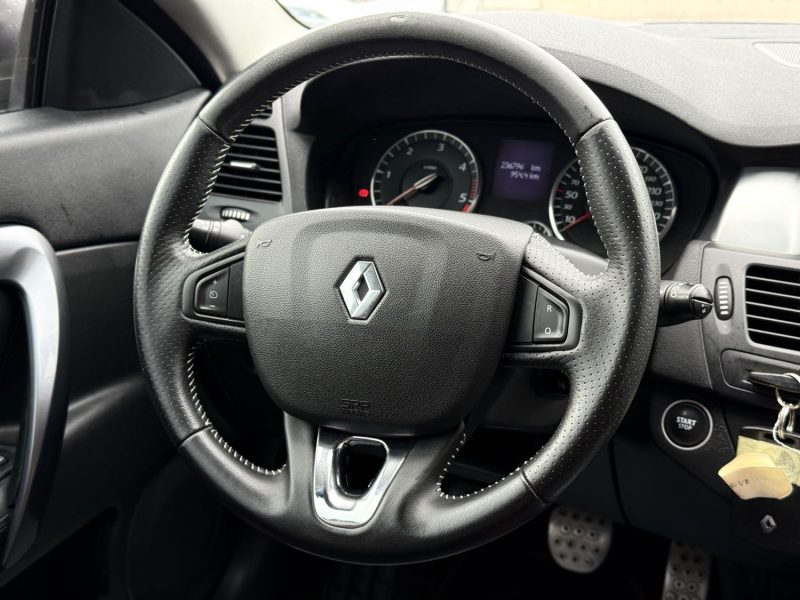 RENAULT LAGUNA III COUPE 2.0 DCI 180CH GT 400NM 4CONTROL