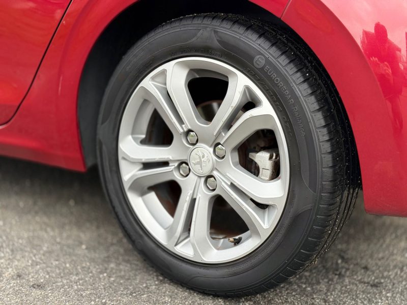 PEUGEOT 208 1.6 VTI 120CH BVM5 ALLURE PACK, - Écran tactile /Bluetooth /Radar/ Révisée & Garantie 