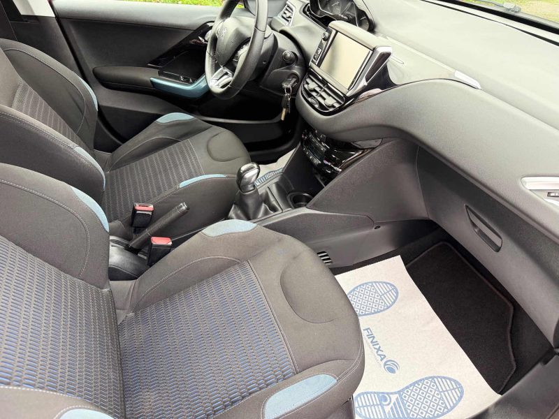PEUGEOT 208 1.6 VTI 120CH BVM5 ALLURE PACK, - Écran tactile /Bluetooth /Radar/ Révisée & Garantie 