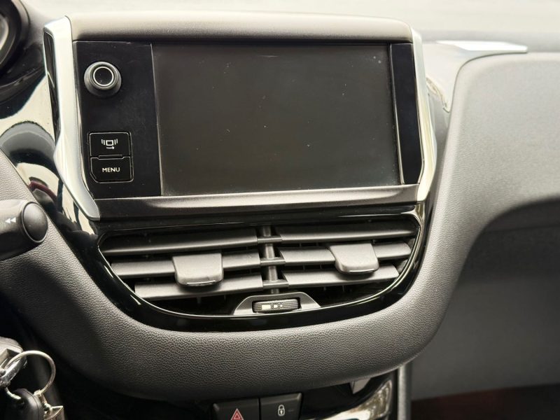 PEUGEOT 208 1.6 VTI 120CH BVM5 ALLURE PACK, - Écran tactile /Bluetooth /Radar/ Révisée & Garantie 