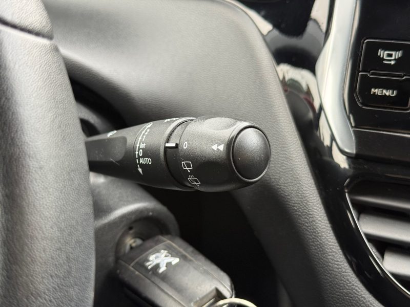 PEUGEOT 208 1.6 VTI 120CH BVM5 ALLURE PACK, - Écran tactile /Bluetooth /Radar/ Révisée & Garantie 