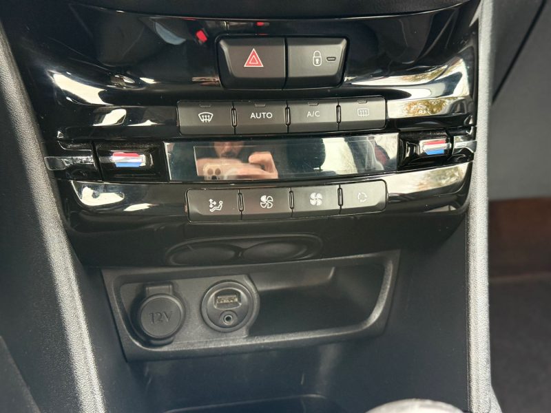PEUGEOT 208 1.6 VTI 120CH BVM5 ALLURE PACK, - Écran tactile /Bluetooth /Radar/ Révisée & Garantie 