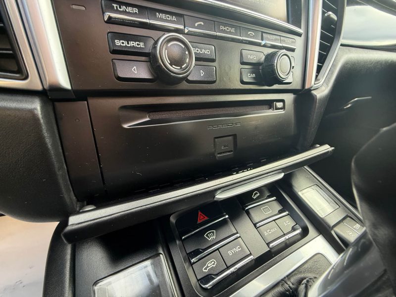 PORSCHE MACAN TURBO S 3.0D - 24V V6 258CV TOIT OUVRANT 2015