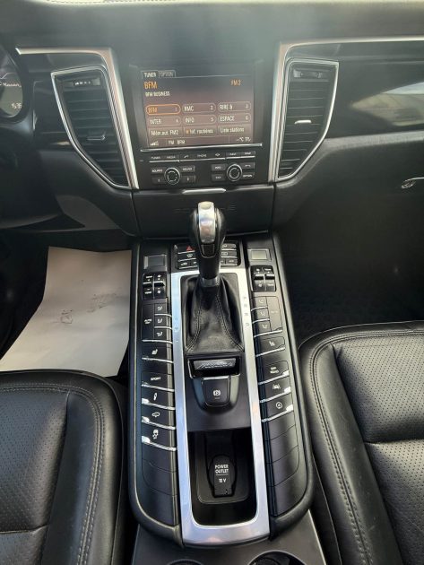 PORSCHE MACAN TURBO S 3.0D - 24V V6 258CV TOIT OUVRANT 2015