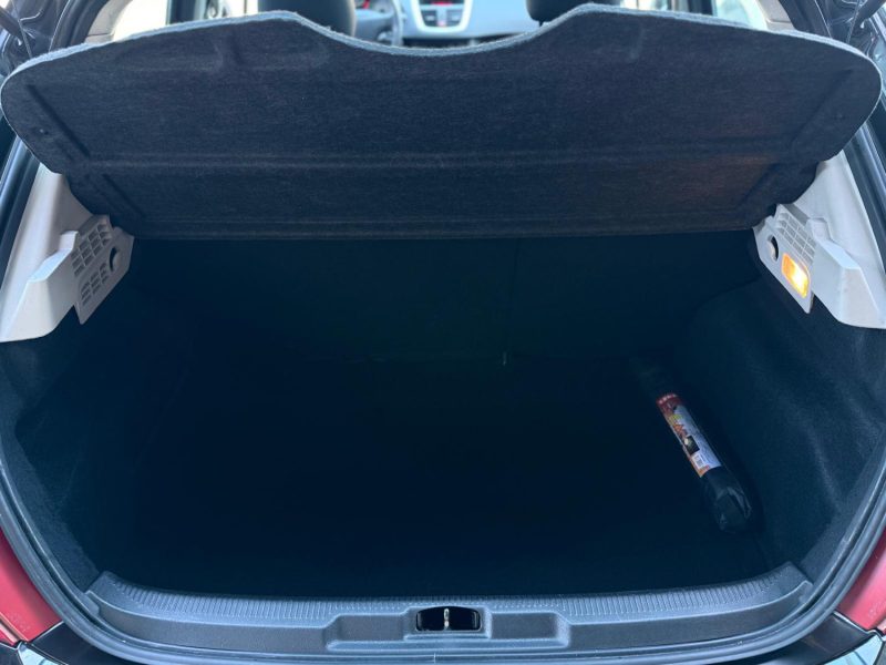 PEUGEOT 207 1.4 VTI 95CH - IDEAL VILLE OU JEUNE PERMIS